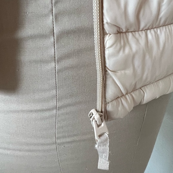 Cream Puffer Vest - Picture 3 of 8